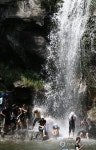 무더위에는 폭포가 최고