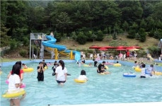 무더위 탈출…장수군 와룡자연휴양림으로 오세요