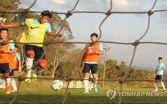 황희찬, 골문이 비었을 땐 과감하게