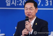 축사 하는 김상곤 전 혁신위원장