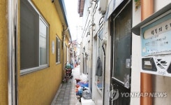 괭이부리말 마을의 비좁은 골목