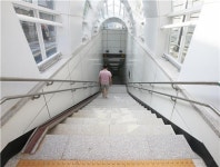 헬 계단 인천지하철 2호선…가파르고 까마득