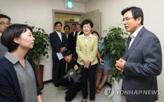 인구보건복지협회 방문한 황 총리