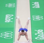 <올림픽> 도마 연기 펼치는 올레그 베르니아예프