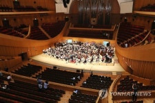 19일 개관공연하는 롯데콘서트홀