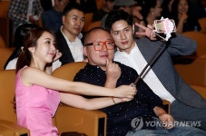 셀카찍는 심장이 뛰면 출연진과 감독