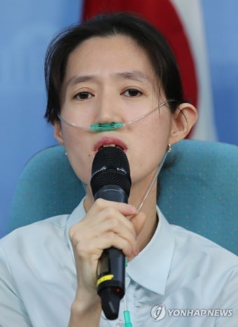 증언하는 가습기 살균제 피해자 윤미애 씨