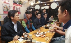 황 총리, 새벽인력시장 방문