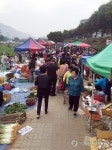장보러 나온 시민들