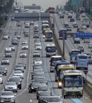 돌아오는 귀경 차량들