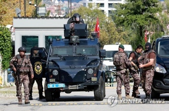 터키 주재 이스라엘 대사관에 흉기 든 괴한 접근…총격 저지