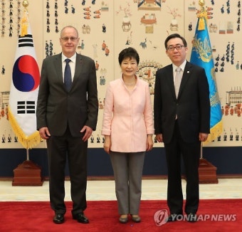 박 대통령과 주한벨기에 대사 기념촬영