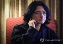 질문 받는 이와이 슌지 감독