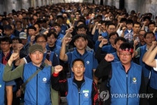 '파업중단' 부산도시철도 노조, 미남역서 정리집회