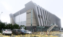 <태풍 차바> 강풍에 제주복합체육관 지붕 또 파손
