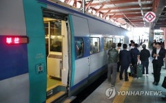 <태풍 차바> KTX울산역 구간 단전…상행선 7편 운행 중단(2보)