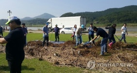 <태풍 차바> 경주 서천 둔치 청소