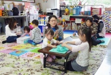 日세븐일레븐 등 소매업체, 공휴일에 맞벌이용 임시탁아소 설치