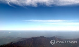 가을 산 가을 하늘