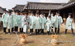 중학생과 문화재 탐방 나선 대전시장