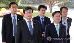 대검 항의 방문 온 민주당 '최순실게이트·편파기소 대책위'