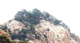 46년 만에 개방된 설악산 만경대 북새통…등산객 불만폭주