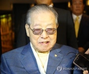 개헌 논의 입장 말하는 JP