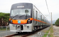 부산전철 승객 팔 낀 채 출발…도시철도 직원이 구조(종합2보)