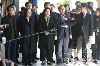 정의당, 검찰 항의 방문해 '최순실 긴급체포 촉구'