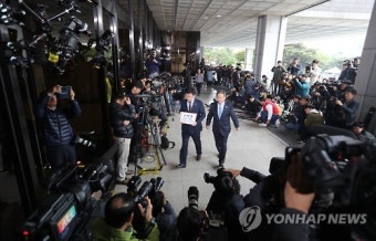 '비선실세' 최순실 등 검찰 고발