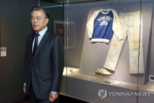 이한열 기념관 찾은 문재인