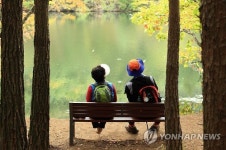속리산 세조길 멋지네…지역경제 효자 역할