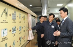 손문기 식약처장, 엘지생활건강 청주공장 방문