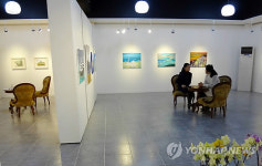 사천시민 문화공간 리 미술관 내부