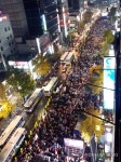 부산 서면 도로 촛불 가득