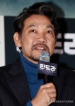 인사말하는 정진영