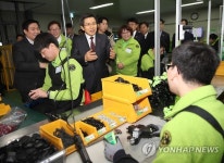 황총리 장애인 근로자 격려