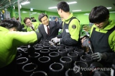 격려해주는 황총리