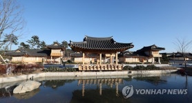 강릉 오죽헌 인근에 들어선 한옥마을