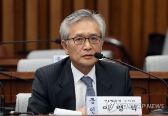 답변하는 이병석 전 대통령 주치의