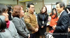 시민과 대화하는 황 권한대행