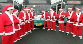 김해 버스 기사들 산타로 변신…행복을 드립니다