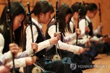 중학생들의 해금 합주