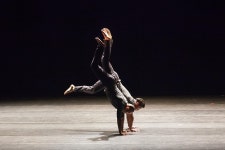 올해 최고 거리예술가는?…시나브로 가슴에·라온