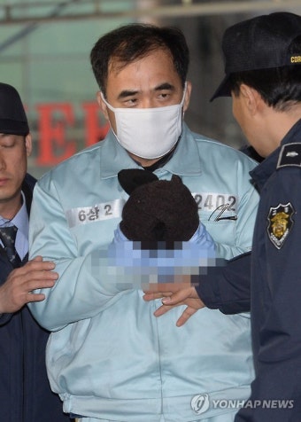 특검 사무실  들어서는 김종 전 차관