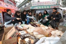 돈암시장 찾은 성북구청 직원들