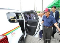 100원만 내면 읍내 가요…전국 오지마을에 희망택시 씽씽