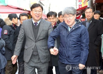 전통시장 둘러보는 유경준 통계청장