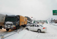 체증 빚는 7번 국도