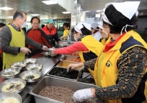 [카메라뉴스] 무주자원봉사센터 사랑의 떡국 나눔행사